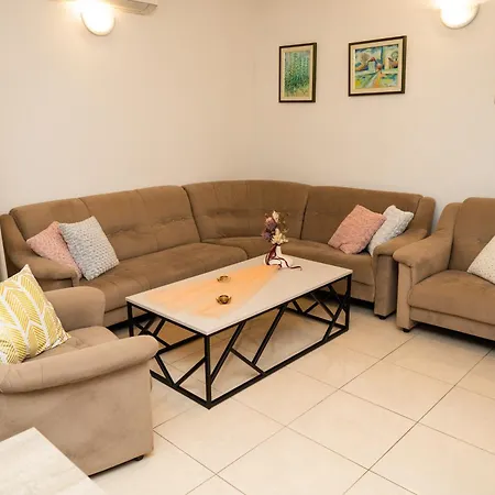 Apartment Lucija Siroki Brijeg