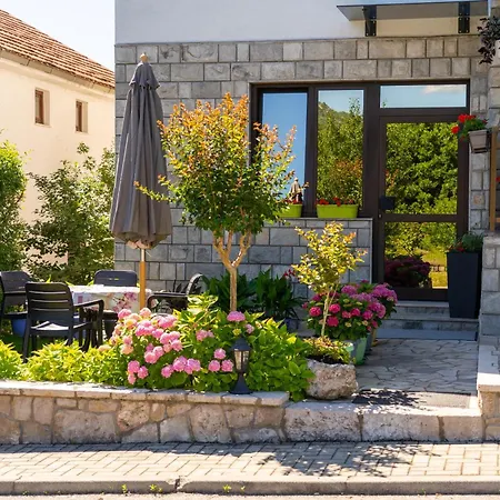Lucija Apartment *